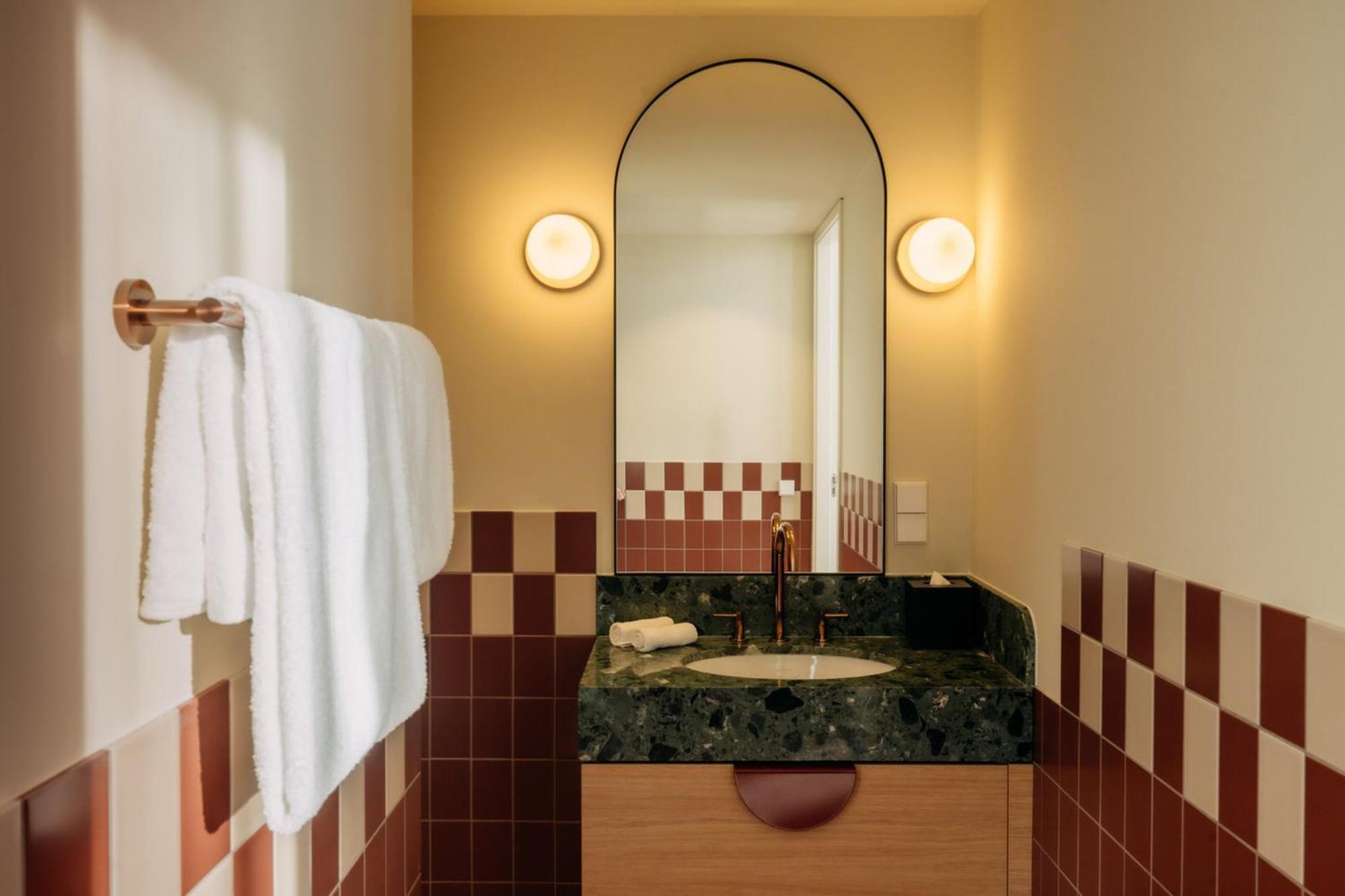 Hotel De Plesman 4*